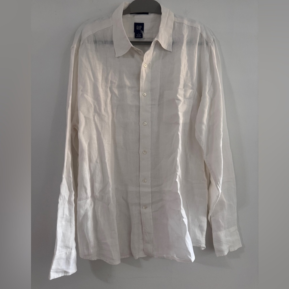GAP Men’s Cream Linen Button Down Shirt